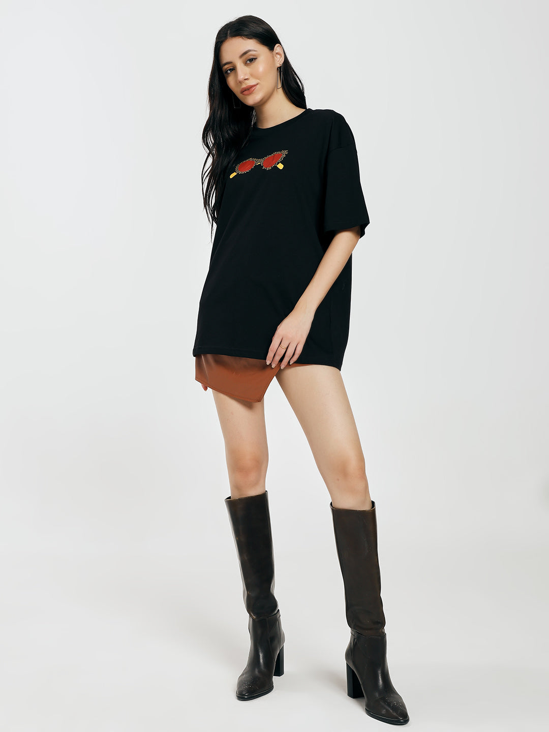 Cat Chilling Printed Black Oversized T-Shirt