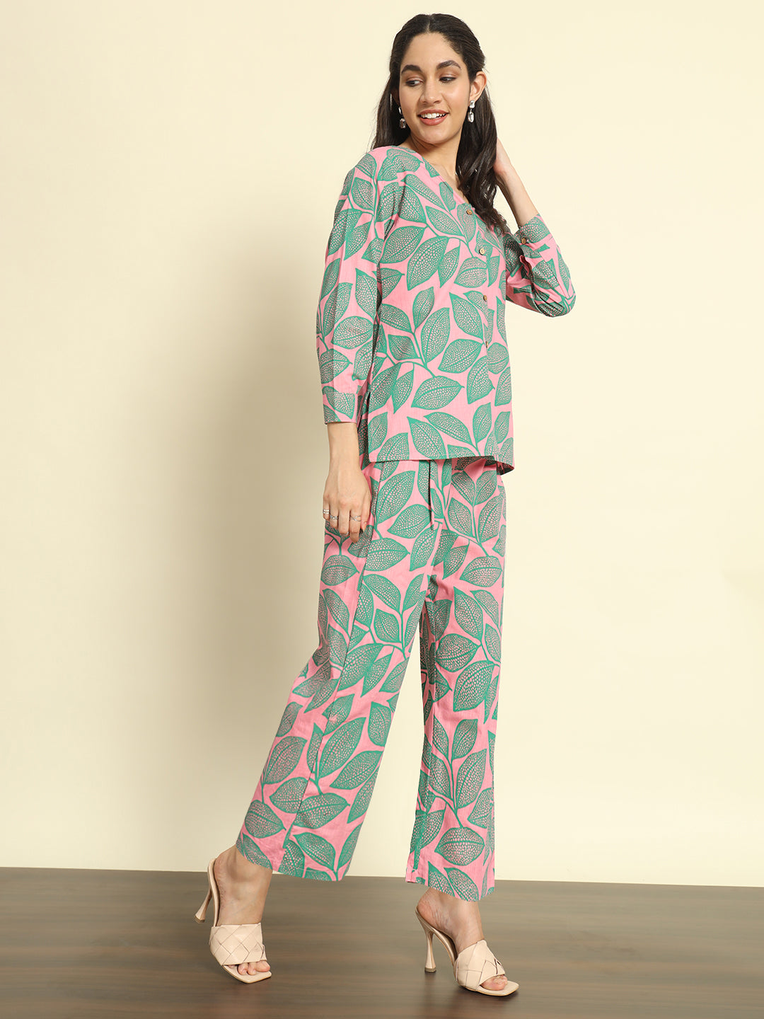 Pink Leafy V Neck Printed Co-ords