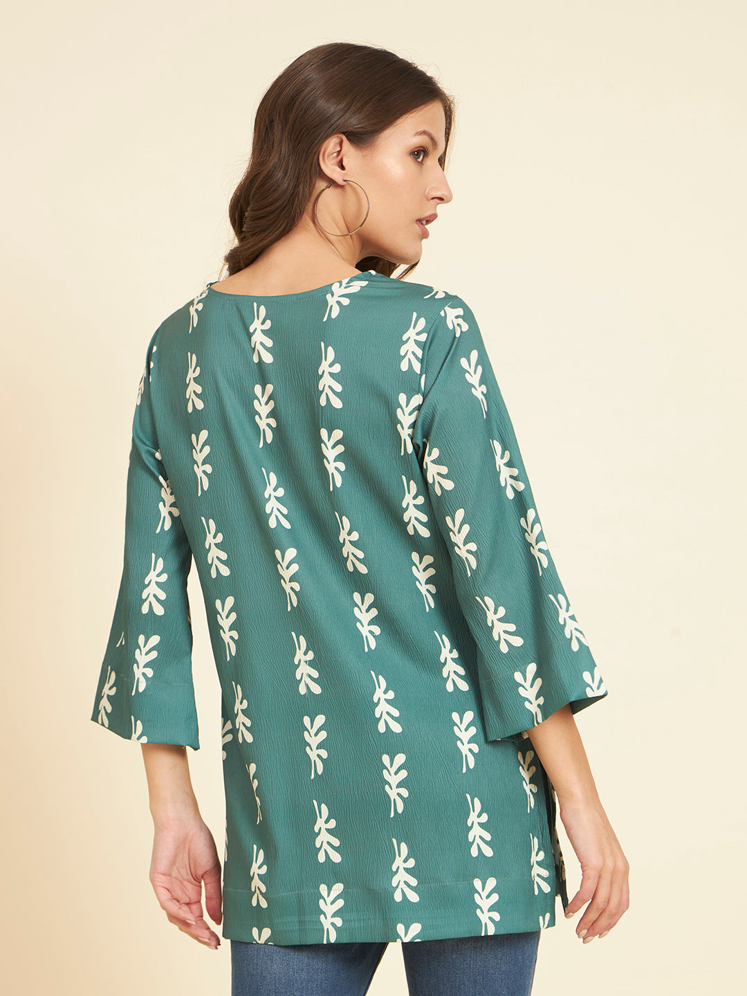 Stylish V-Neck Wrinkled Kurti