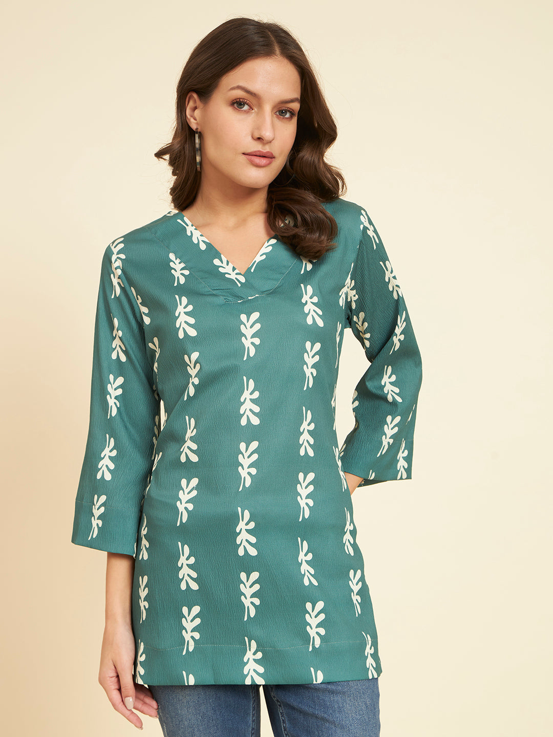 Stylish V-Neck Wrinkled Kurti