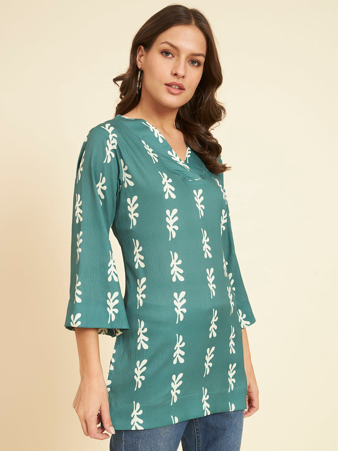 Stylish V-Neck Wrinkled Kurti