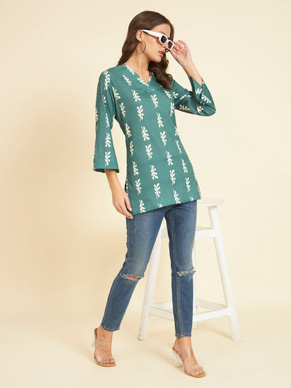 Stylish V-Neck Wrinkled Kurti